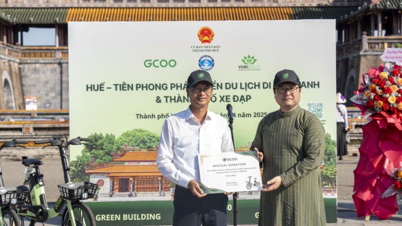 GCOO donates 20 new-generation e-bikes to the Hue Monuments Conservation Centre.