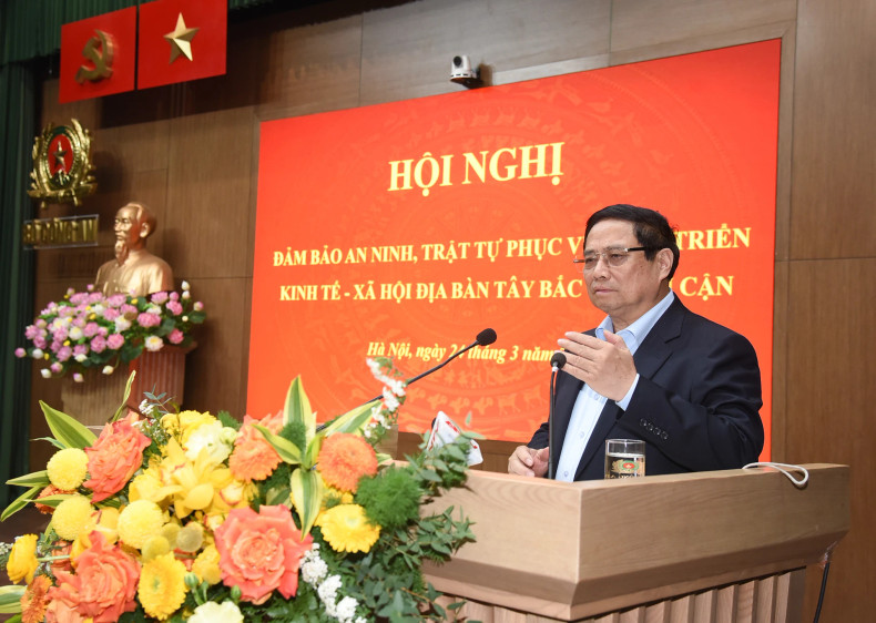 PM Pham Minh Chinh delivers a speech at the conference.