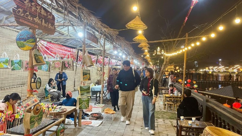 All the activities are organised to evoke memories of the traditional Tet (Lunar New Year) Festival, bringing tourists a warm, sacred, and intimate feeling. All the activities are organised to evoke memories of the traditional Tet (Lunar New Year) Festival, bringing tourists a warm, sacred, and intimate feeling.