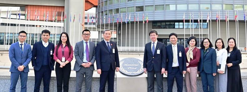 Chairman of the NA’s Committee on Science, Technology and Environment Le Quang Huy, Deputy Minister of Science and Technology Bui Hoang Phuong, and the other members in Austria. Chairman of the NA’s Committee on Science, Technology and Environment Le Quang Huy, Deputy Minister of Science and Technology Bui Hoang Phuong, and the other members in Austria.