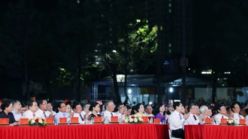 Party General Secretary To Lam and delegates attend the art programme (Photo: VNA) Party General Secretary To Lam and delegates attend the art programme (Photo: VNA)