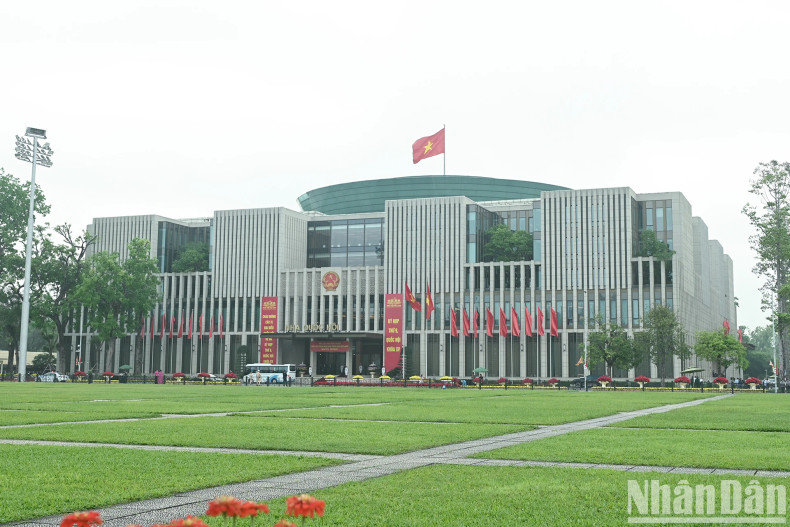 The NA House is the venue for the 9th session of the 15th National Assembly, where deputies will deliberate and decide on many important matters, closely followed by the people and voters nationwide.