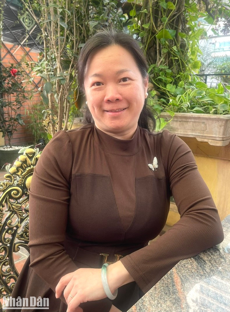 Ngo Tue Quan is a Vietnamese interpreter at the International Culture and Education College, Guangxi Normal University. Ngo Tue Quan is a Vietnamese interpreter at the International Culture and Education College, Guangxi Normal University.