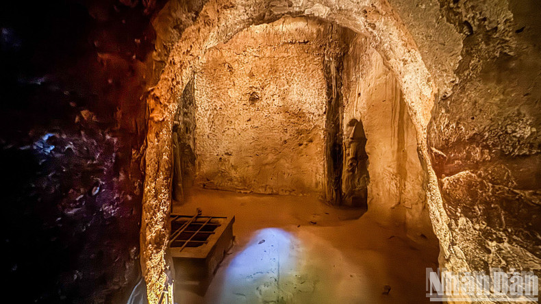 Inside the Cu Chi Tunnels as they appear today. Inside the Cu Chi Tunnels as they appear today.
