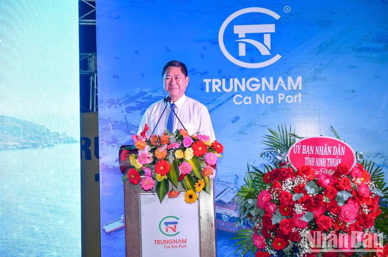 Tran Quoc Nam, Chairman of Ninh Thuan Provincial People's Committee, delivers a speech at the ceremony. (Photo: NGUYEN TRUNG)