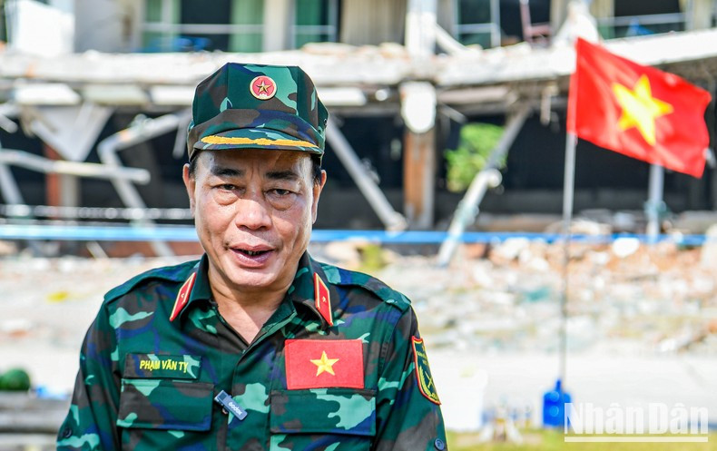Major General Pham Van Ty emphasised that the VPA’s rescue team completed their mission with excellence, thereby spreading the noble spirit of international solidarity, the fine traditions of the Vietnamese people, and the core values of “Uncle Ho’s soldiers”. Major General Pham Van Ty emphasised that the VPA’s rescue team completed their mission with excellence, thereby spreading the noble spirit of international solidarity, the fine traditions of the Vietnamese people, and the core values of “Uncle Ho’s soldiers”.