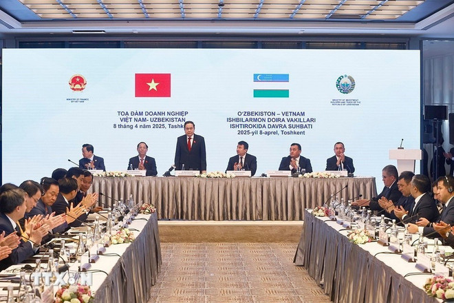 At the Vietnam - Uzbekistan business dialogue (Photo: VNA) At the Vietnam - Uzbekistan business dialogue (Photo: VNA)