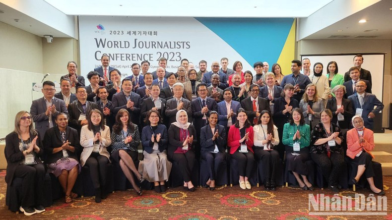Journalists attend the conference. (Photo: NDO)