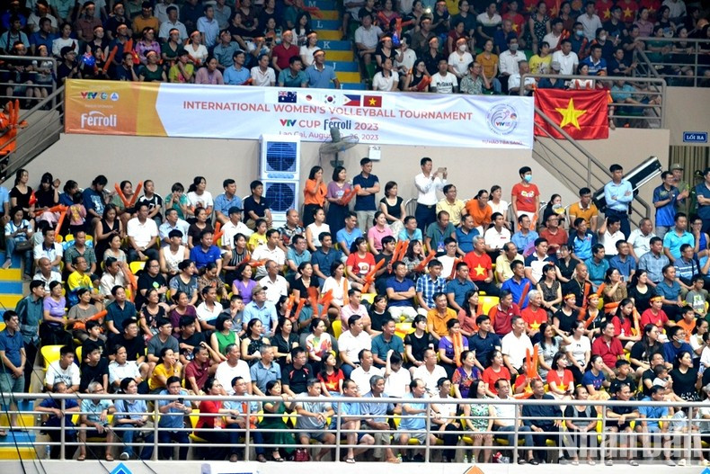 The competition attracts a large audience. (Photo: QUOC HONG) The competition attracts a large audience. (Photo: QUOC HONG)