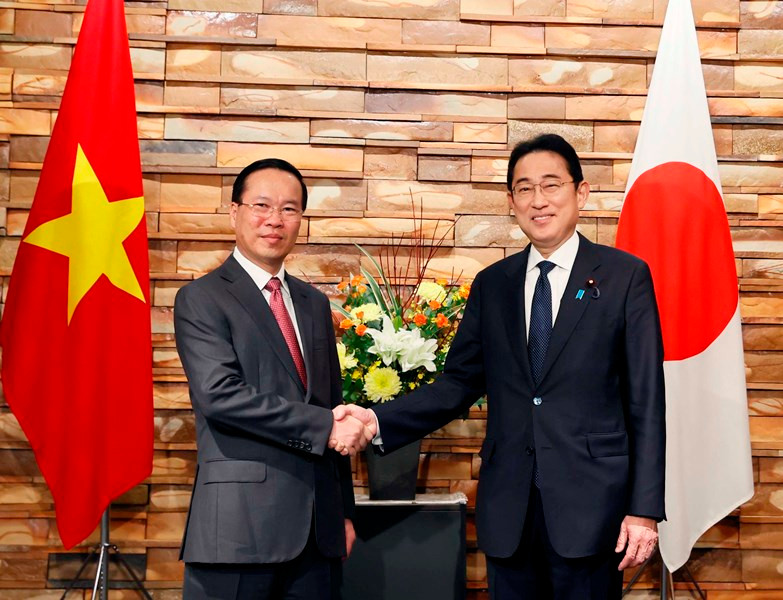 President Vo Van Thuong (L) and Japanese Prime Minister Kishida Fumio. (Photo: VNA)