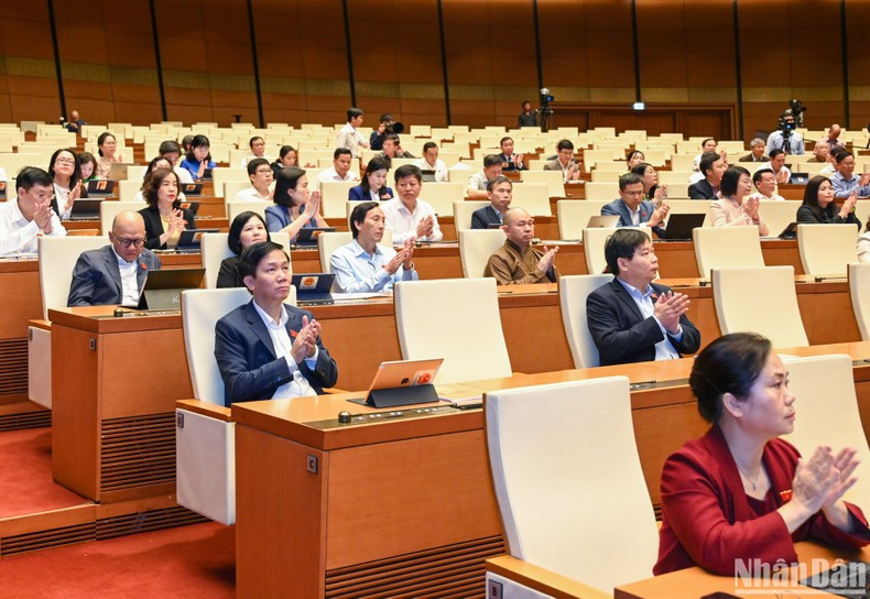 This meeting will discuss seven bills, six of which will be debated at the NA’s upcoming fifth session, including the Cooperative Law (revised), Bidding Law (revised), Law on Protection of Consumer Rights (revised), Price Law (revised), Law on Electronic Transactions (revised), and Law on Civil Defence (revised). This meeting will discuss seven bills, six of which will be debated at the NA’s upcoming fifth session, including the Cooperative Law (revised), Bidding Law (revised), Law on Protection of Consumer Rights (revised), Price Law (revised), Law on Electronic Transactions (revised), and Law on Civil Defence (revised).