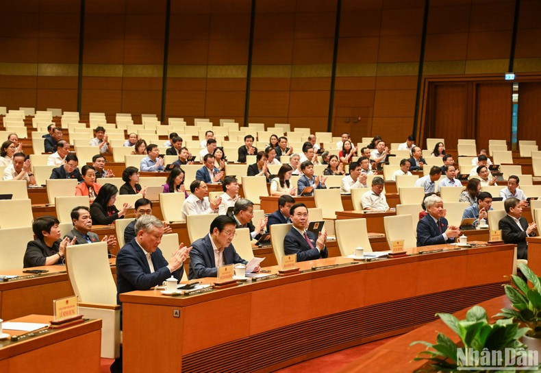 President Vo Van Thuong, other Party and State leaders and delegates attend the meeting. President Vo Van Thuong, other Party and State leaders and delegates attend the meeting.