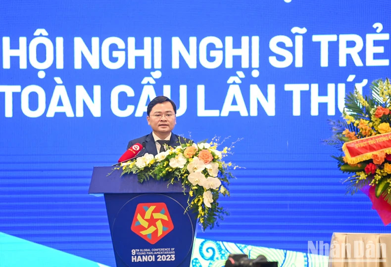 President of the 15th Young NA Deputies’ Group of Vietnam Nguyen Anh Tuan speaks at the opening ceremony. President of the 15th Young NA Deputies’ Group of Vietnam Nguyen Anh Tuan speaks at the opening ceremony.