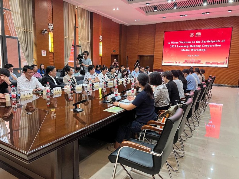 A seminar at Yunnan University (YNU)