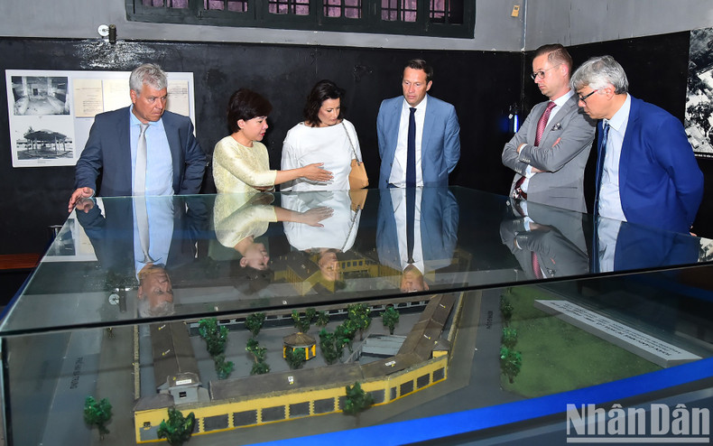 President of the Belgian Senate Stephanie D'Hose and other delegates visit Hoa Lo Prison.
