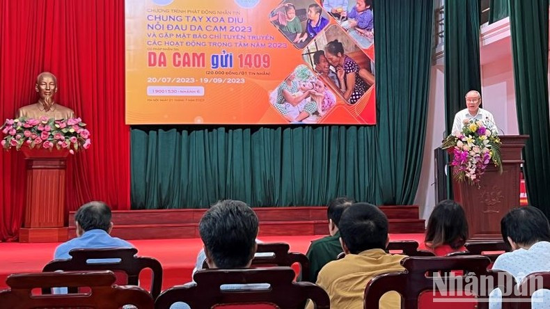 Chairman of the VAVA Nguyen Van Rinh speaks at the launch ceremony for the campaign. Chairman of the VAVA Nguyen Van Rinh speaks at the launch ceremony for the campaign.