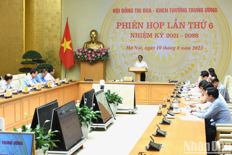 Prime Minister Pham Minh Chinh delivers a closing speech.