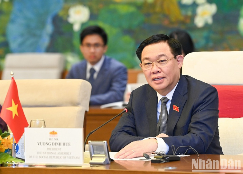 In Pictures: NA leader Vuong Dinh Hue holds talks with President of Belgian Senate Stephanie D'Hose ảnh 8