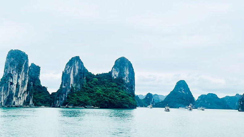 Ha Long Bay (in Quang Ninh Province) - a favourite destination for international tourists. (Photo: Trang Anh) Ha Long Bay (in Quang Ninh Province) - a favourite destination for international tourists. (Photo: Trang Anh)
