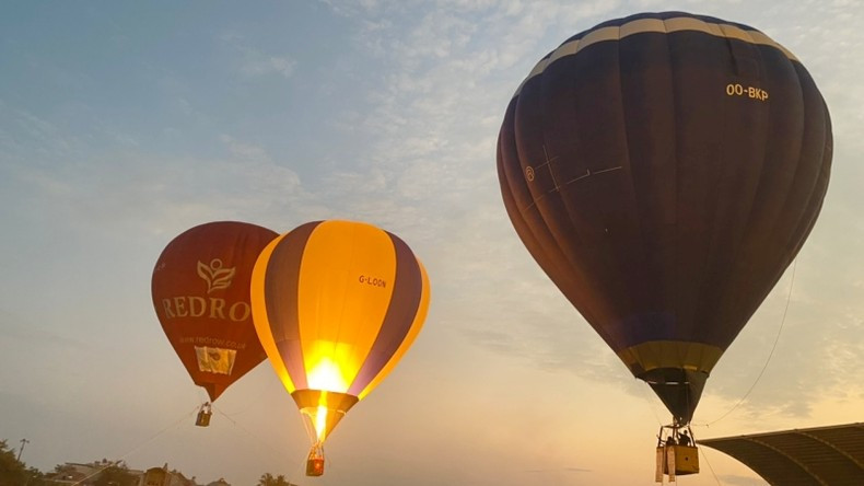 The international hot-air balloon festival will take place from April 25 to May 5. (Photo: NDO)