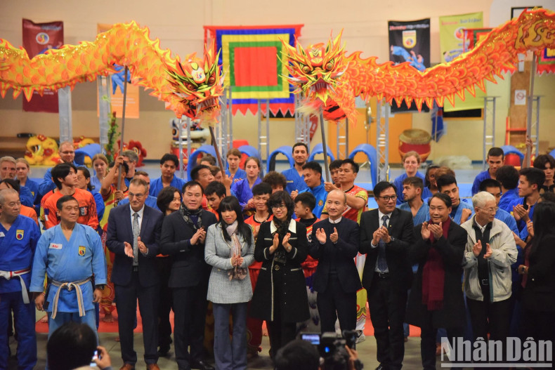 In February 2023, the Vietnam Lion - Dragon Federation was launched for the first time with the support of many businesses, organisations, and individuals from across the country, aiming to promote the training movement along with opportunities to integrate into the world. In February 2023, the Vietnam Lion - Dragon Federation was launched for the first time with the support of many businesses, organisations, and individuals from across the country, aiming to promote the training movement along with opportunities to integrate into the world.