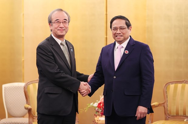 PM Pham Minh Chinh receives Governor of Niigata prefecture Hanazumi Hideyo in Tokyo on December 17. (Photo: VNA)