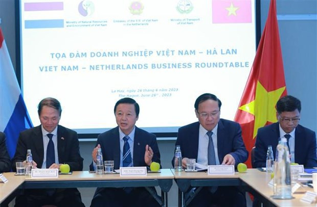 Deputy Prime Minister Tran Hong Ha attends the seminar. (Photo: VNA)