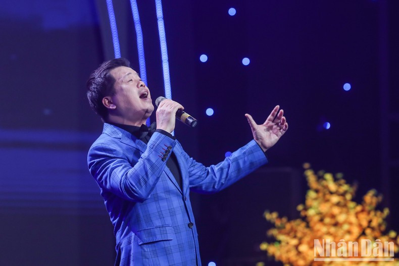 The programme consists of three chapters.