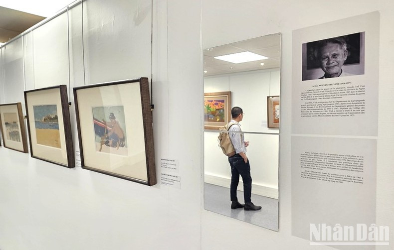 On display are 50 contemporary Vietnamese paintings created from the 1930s to the present. (Photo: MINH DUY) On display are 50 contemporary Vietnamese paintings created from the 1930s to the present. (Photo: MINH DUY)