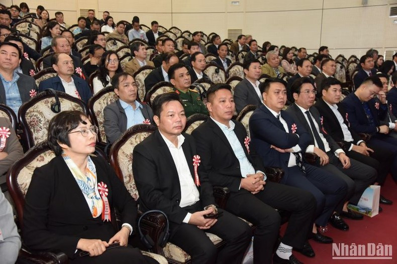 The delegates attend the conference. The delegates attend the conference.