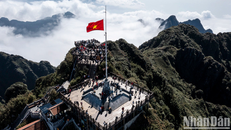 Located in the centre of the Northwest arc, with diverse natural landscapes and unique and rich ethnic cultures, Lao Cai Province has favourable conditions to become an interesting destination for travellers during the New Year holidays.