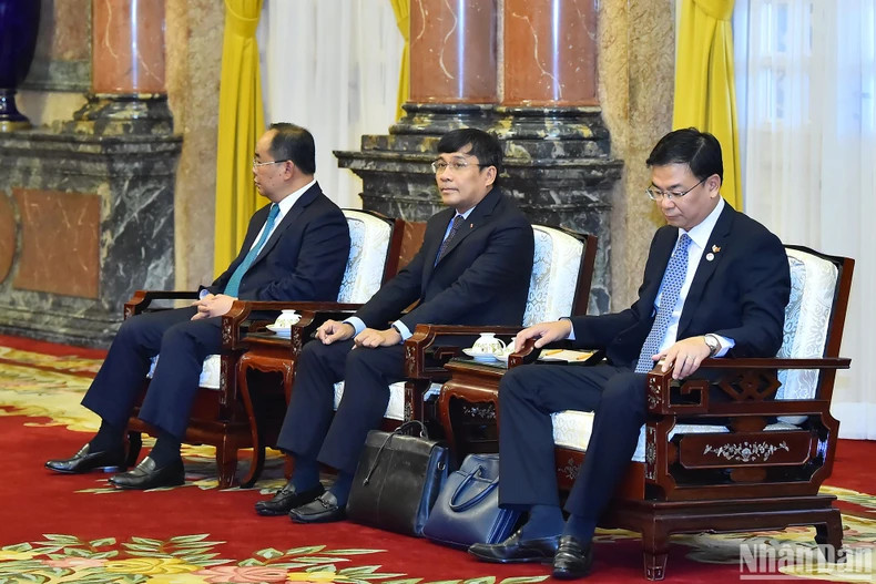 The Vietnamese delegation at the reception. The Vietnamese delegation at the reception.