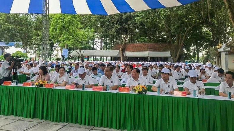 The delegates and people in the province attend the national launch ceremony to respond to the 2023 “Clean up the world” Campaign. The delegates and people in the province attend the national launch ceremony to respond to the 2023 “Clean up the world” Campaign.