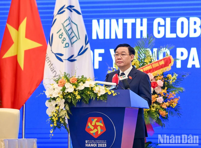 NA Chairman Vuong Dinh Hue speaks at the opening ceremony. NA Chairman Vuong Dinh Hue speaks at the opening ceremony.