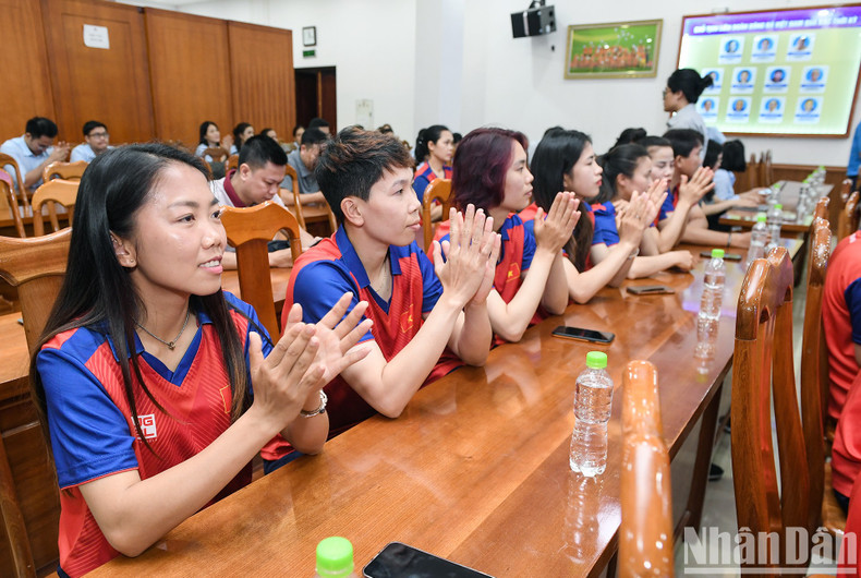 The joy of the golden girls of the Vietnamese women’s football team. The joy of the golden girls of the Vietnamese women’s football team.