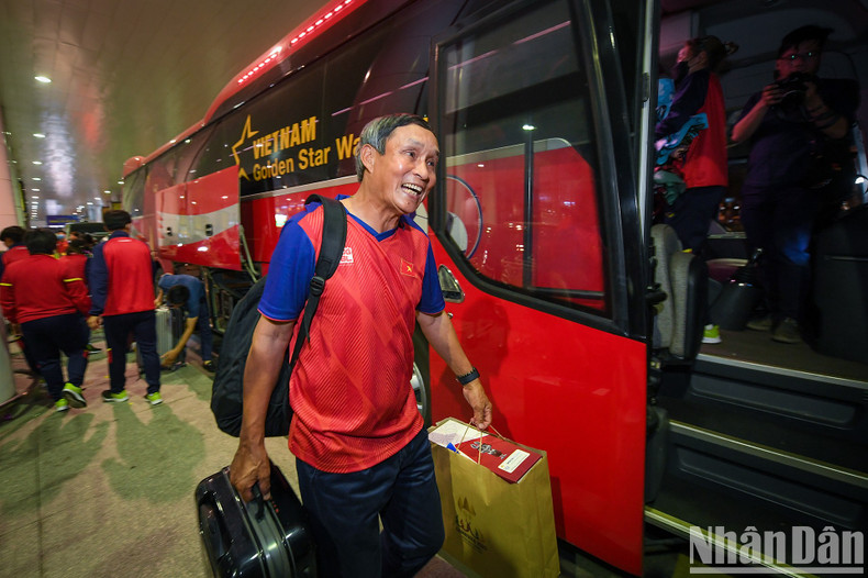 In Pictures: Vietnamese women’s football team returns home to fans’ warm welcome ảnh 13 In Pictures: Vietnamese women’s football team returns home to fans’ warm welcome ảnh 13