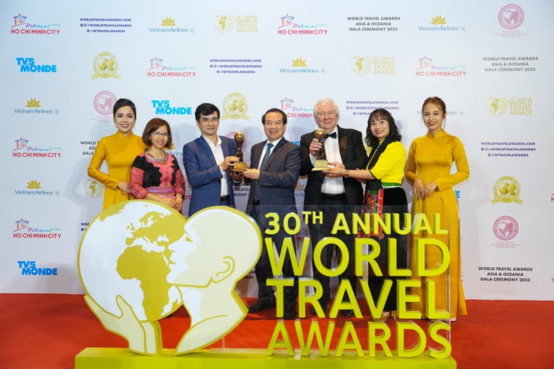 Moc Chau District receives the “Asia's Leading Regional Nature Destination 2023” award. (Photo: WTA) Moc Chau District receives the “Asia's Leading Regional Nature Destination 2023” award. (Photo: WTA)
