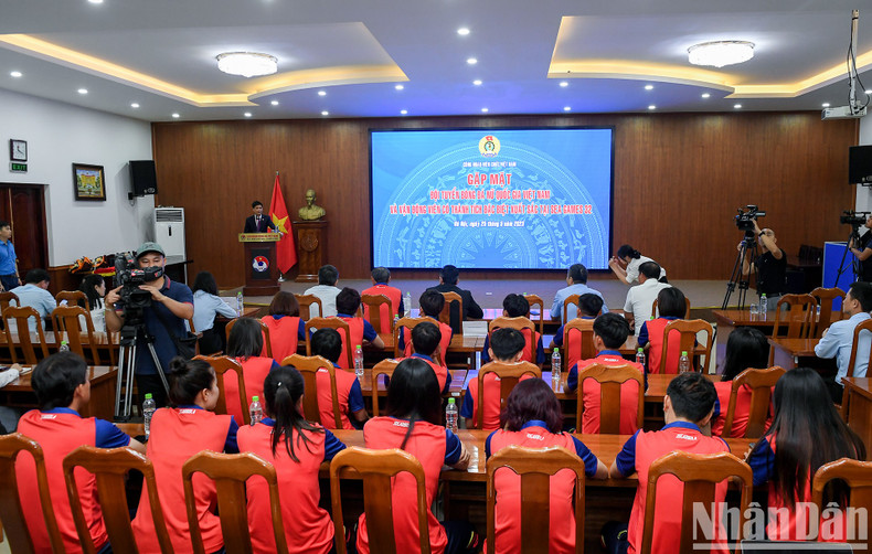 An overview of the meeting. An overview of the meeting.