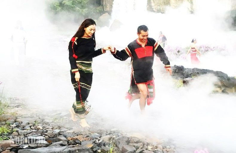 Brocade and traditional costumes of the Ede ethnic minority group.