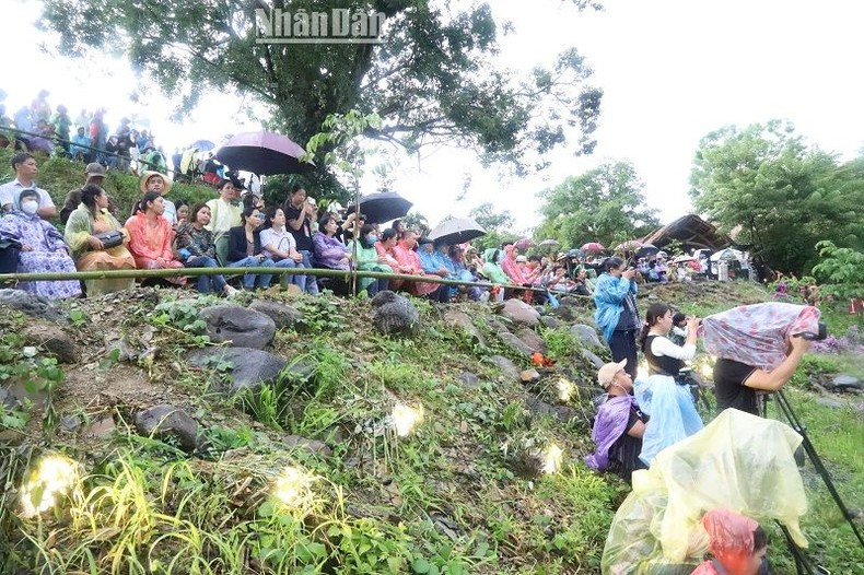 The show attracts a large number of viewers.