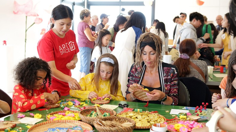 Traditional decorations of Vietnam also attract parents. Traditional decorations of Vietnam also attract parents.