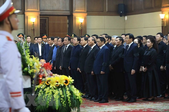 PM Pham Minh Chinh, leaders and former leaders of the Party and State and Deputy PM Le Van Thanh’s family relatives at the memorial service. (Photo: VNA) PM Pham Minh Chinh, leaders and former leaders of the Party and State and Deputy PM Le Van Thanh’s family relatives at the memorial service. (Photo: VNA)