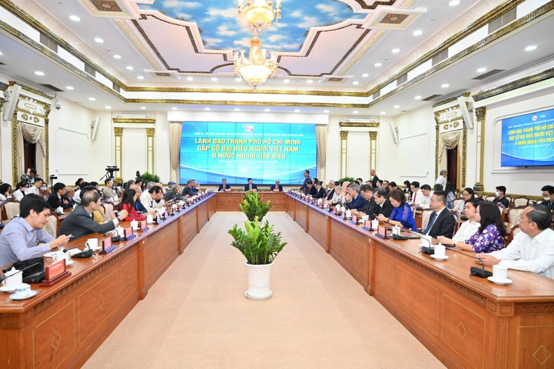 At the get-together (Photo: NDO)