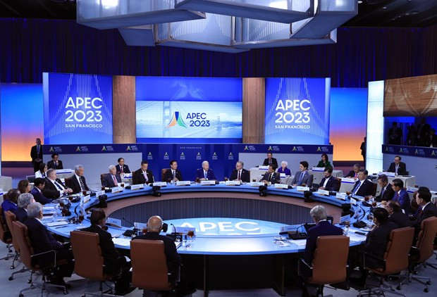 The dialogue between APEC leaders and guests in San Francisco on November 16 (Photo: VNA)