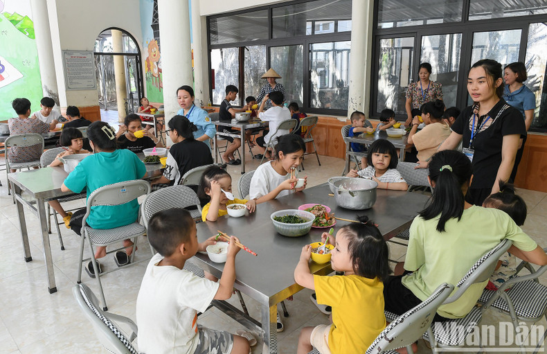 A warm lunch at the centre. A warm lunch at the centre.
