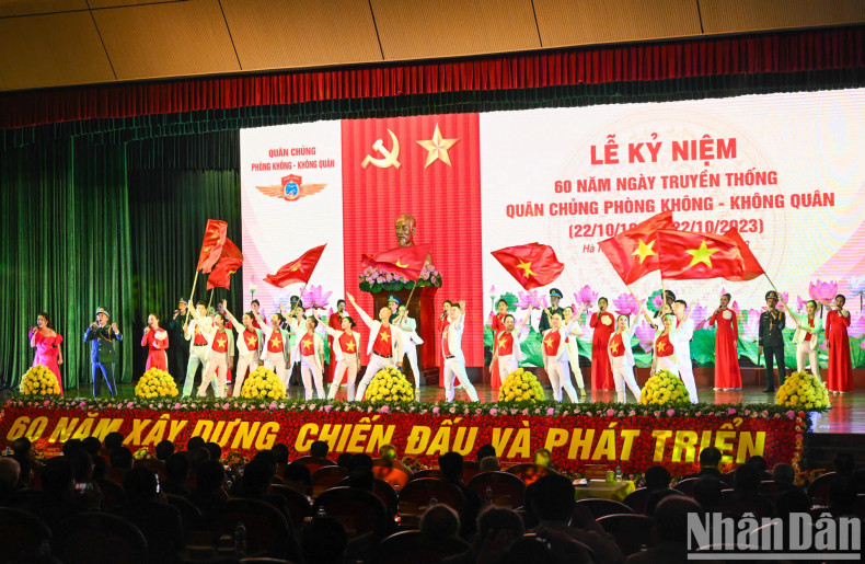 An art performance by officials and soldiers of the ADAF. An art performance by officials and soldiers of the ADAF.