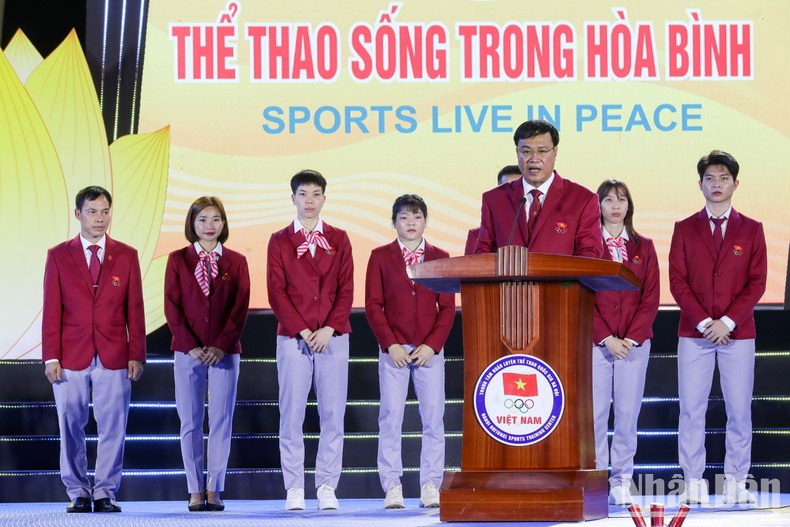 Head of the Vietnamese sports delegation Dang Ha Viet shares about the preparations and the target for the SEA Games. Head of the Vietnamese sports delegation Dang Ha Viet shares about the preparations and the target for the SEA Games.
