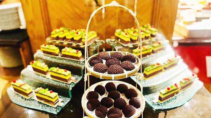 Vietnamese cakes promoted at an event in Kuwait