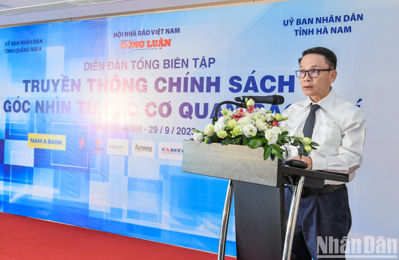 Nguyen Duc Loi, Standing Vice Chairman of the Vietnam Journalists’ Association, delivers an opening speech. Nguyen Duc Loi, Standing Vice Chairman of the Vietnam Journalists’ Association, delivers an opening speech.