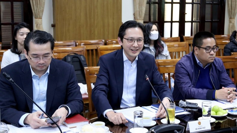 Deputy Foreign Minister Do Hung Viet speaks at the meeting. (Photo: NDO)